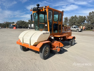 2014 Broce RCT350 Self-Propelled Broom