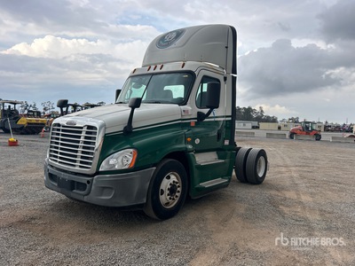 2017 Freightliner Cascadia 125 4x2 Day Cab Truck Tractor