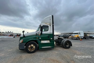 2017 Freightliner Cascadia 125 4x2 Day Cab Truck Tractor