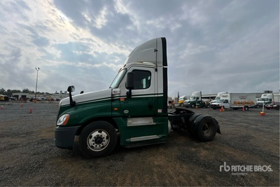 2017 Freightliner Cascadia 125 4x2 S/A Day Cab Truck Tractor