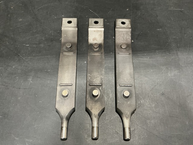 (27) Goodrich 252-225 Torque Bars