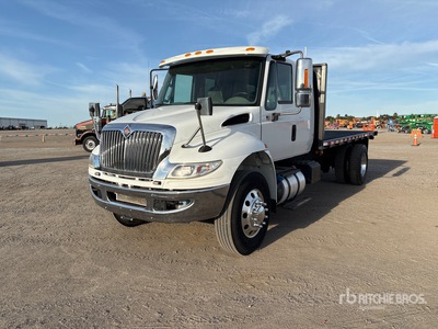 2016 International 4400 4x2 Extended Cab Flatbed Truck