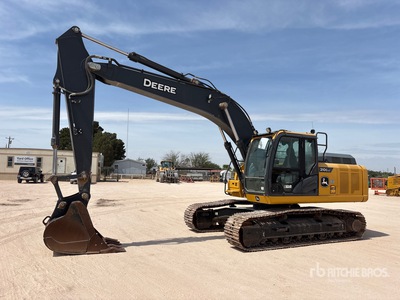 2022 John Deere 210G LC Excavatrice sur chenilles