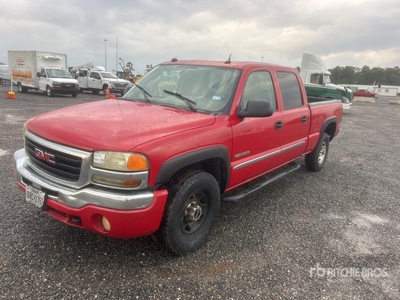 2004 GMC Sierra 2500 4x2 Crew Cab Pickup