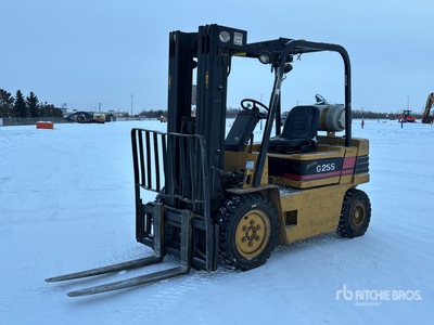 1995 Daewoo G25S-2 5000 lb Pneumatic Tire Forklift