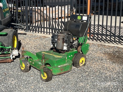 John Deere WG324A Walk-Behind Lawn Mower