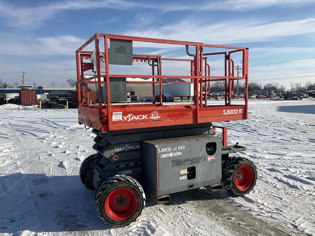 2016 Skyjack SJ6832 RT Dual Fuel 4x4 Scissor Lift 2016 Skyjack SJ6832 RT Dual Fuel 4x4 Scissor Lift