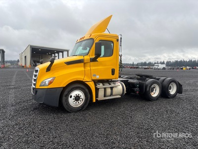 2019 Freightliner Cascadia 126 6x4 تراكتور شاحنة نهارية (ثنائية المحور)