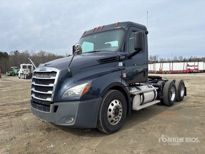 2019 Freightliner Cascadia 126 6x4 T/A Day Cab Truck Tractor