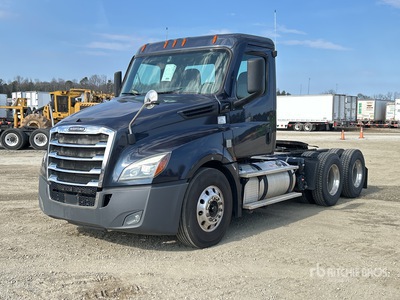 2019 Freightliner Cascadia 126 6x4 T/A Day Cab Truck Tractor