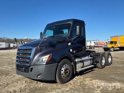 2019 Freightliner Cascadia 126 6x4 Cabeza Tractora Cabina Corta