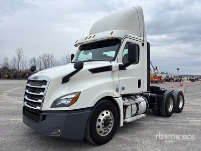 2019 Freightliner Cascadia 126 6x4 T/A Dagcabine Trekker