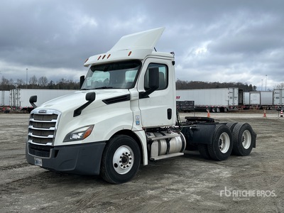 2018 Freightliner Cascadia 126 6x4 T/A Day Cab Truck Tractor