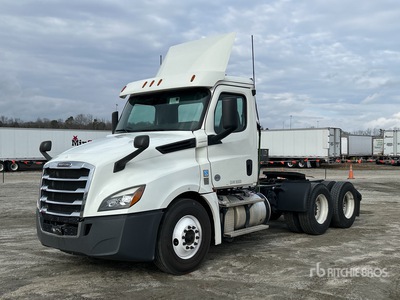 2019 Freightliner Cascadia 126 6x4 T/A Day Cab Truck Tractor