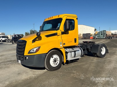 2022 Freightliner Cascadia 126 4x2 S/A Day Cab Truck Tractor