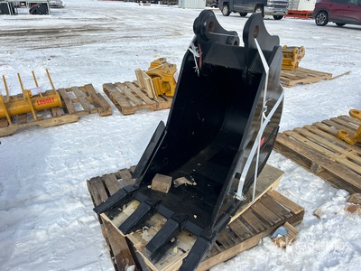 2025 LEDI SY135 24 in Digging Excavator Bucket (Unused)