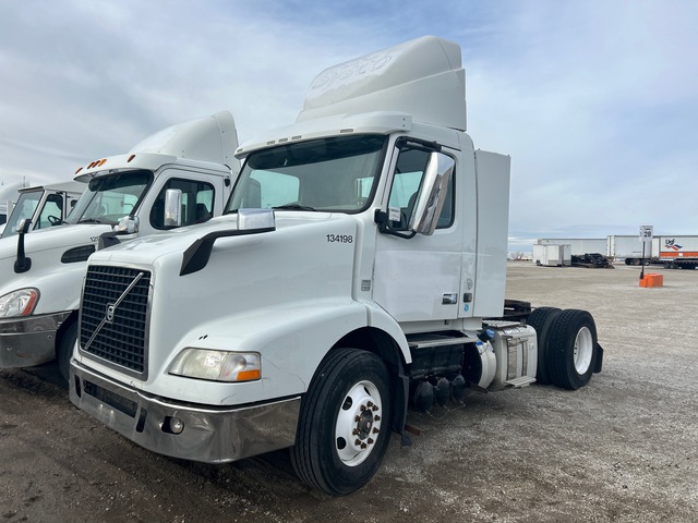 2015 Volvo VNM 4x2 S/A Day Cab Truck Tractor