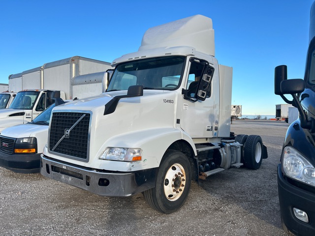 2015 Volvo VNM 4x2 S/A Day Cab Truck Tractor (Inoperable)