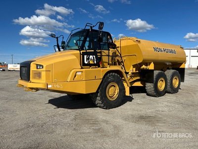 2018 Cat 725C2 5000 gal Vagón transportador de agua