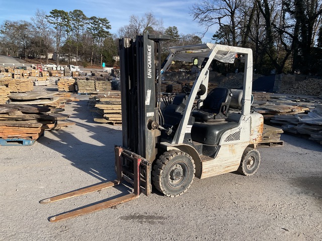 2015 UniCarriers MU1F2A25LV 4050 lb Pneumatic Tire Forklift