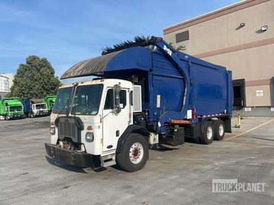 2020 Peterbilt 520 6x4 Front Loader Waste Collection Truck