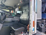 Cab with Seats/armrests