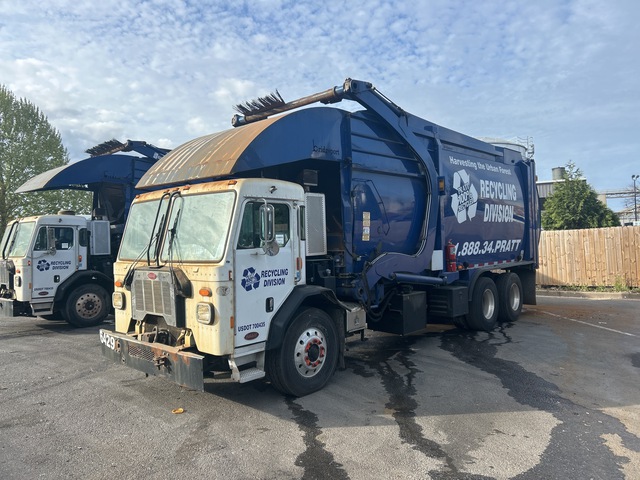 2020 Peterbilt 520 6x4 Front Loader Waste Collection Truck