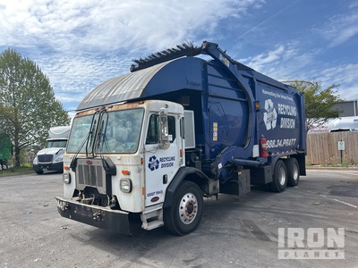 2020 Peterbilt 520 6x4 Front Loader Camión recolector de residuos