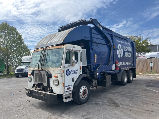 2020 Peterbilt 520 6x4 Front Loader Waste Collection Truck