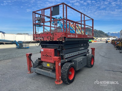2015 Skyjack SJ7135RT 4x4 LPG Scissor Lift