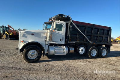 2016 Peterbilt 367 8x4 Camion à benne basculante Tri/E