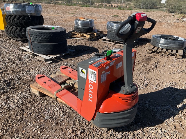 Toyota 7HBW23 Pallet Jack