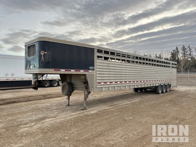 2013 Featherlight 48 ft Tri/A Livestock Trailer