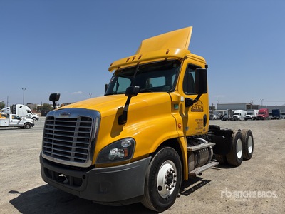 2016 Freightliner Cascadia 125 6x4 Cabeza Tractora Cabina Corta