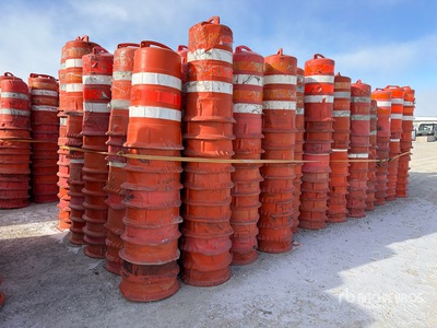 Quantity of (600) Safety Barrels Divers - Dispositifs de contrôle de circulation routière