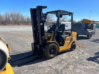 2015 Cat DP25N Pneumatic Tire Carretilla Elevadora