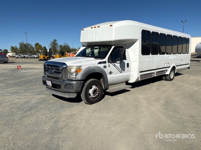 2012 Ford F-550 6x2 32-Seat Bus