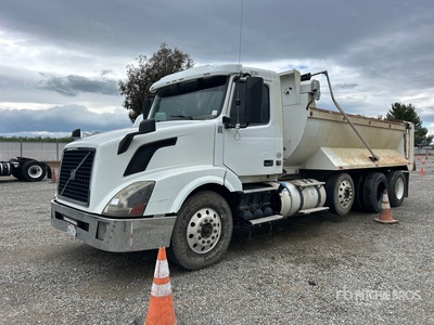 2015 Volvo VNL300 6x4 Tipper Truck