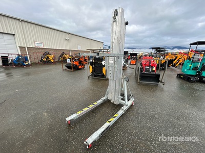 2023 Sumner 2124 Material Hoist (Inoperable)