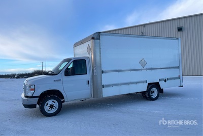 2017 Ford E-450 Super Duty 4x2 Moving Furgoneta caja cerrada