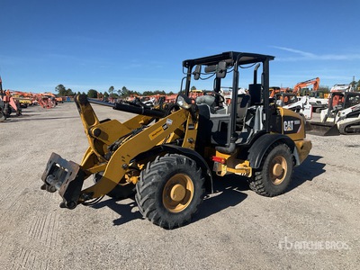 2014 Cat 906H2 Pala gommata