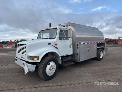 1998 International 4900 4x2 Fuel Truck