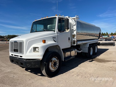 2001 Freightliner FL 80 6x4 شاحنة وقود