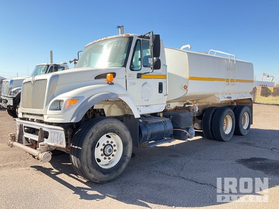 2005 International 7600 4000 gal 6x4 Water Truck