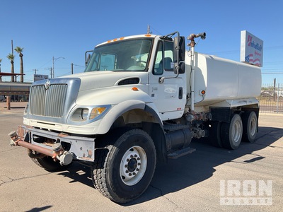 2007 International 7600 4000 gal 6x4 شاحنة مياه
