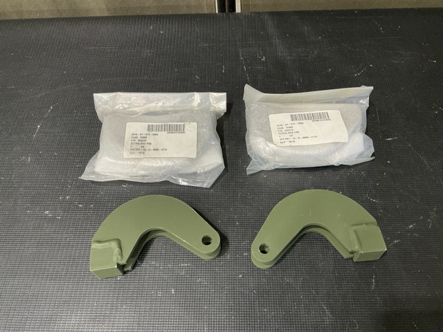 (4) Oshkosh 1KK279 Rod End Clevises