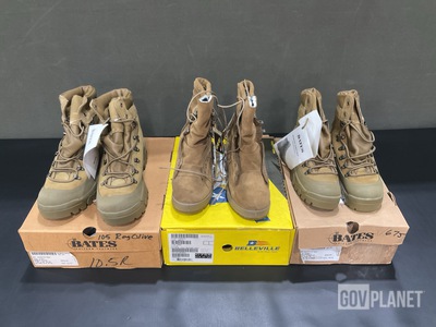 (39) Pairs of Men's Boots