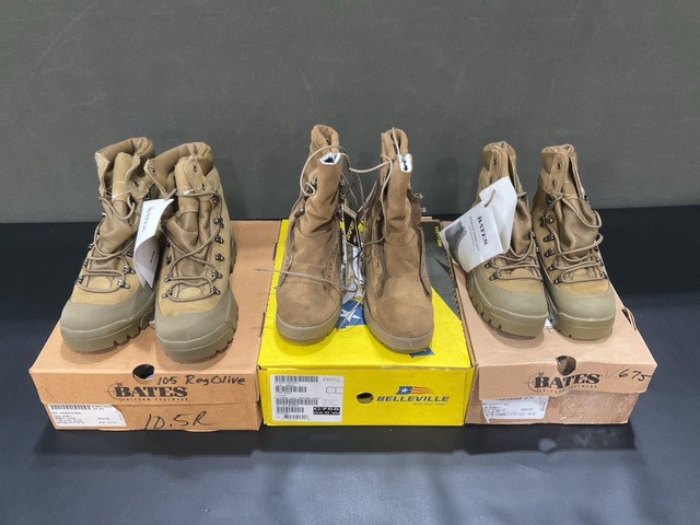 (39) Pairs of Men's Boots