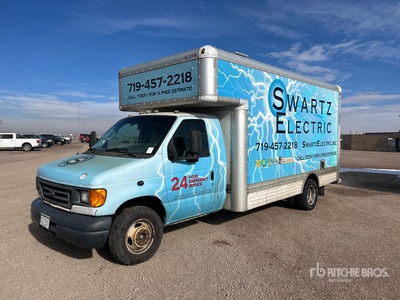 2007 Ford E-450 4x2 Camion fourgon