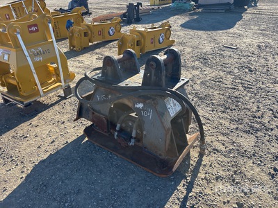 Cat Compactadora de placa vibradora